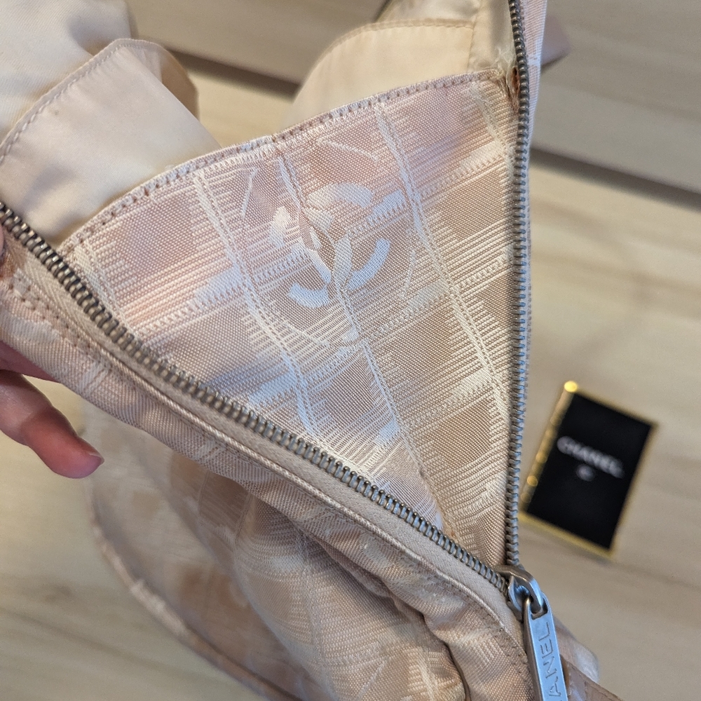 Authentic VTG Chanel Travel Ligne Laptop bag - Picture 13 of 16